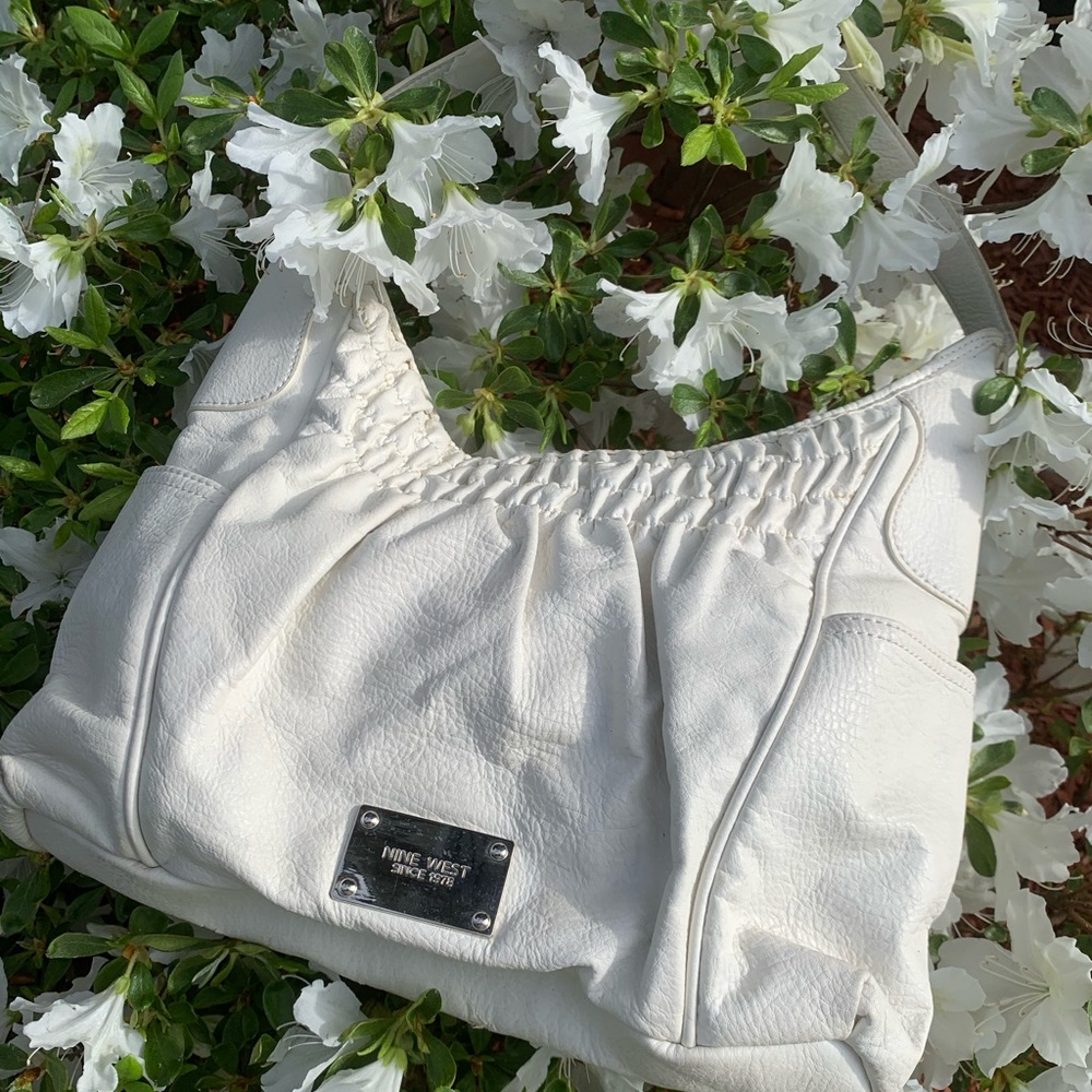 NINE WEST | Zip Closure Purse